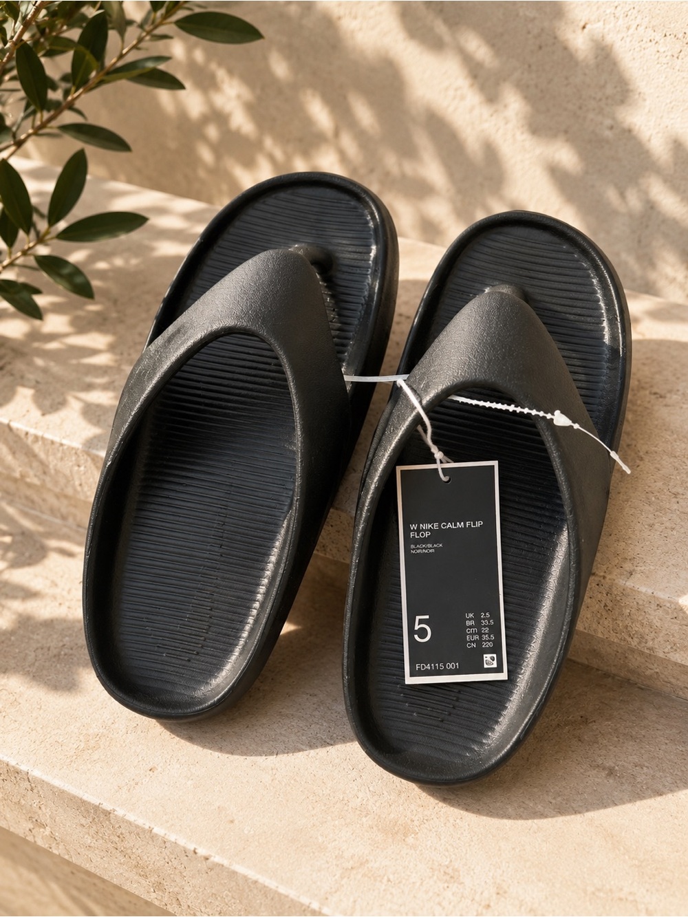 Nike Calm Flip Flops – Black – Boys Size 5Y – NWT